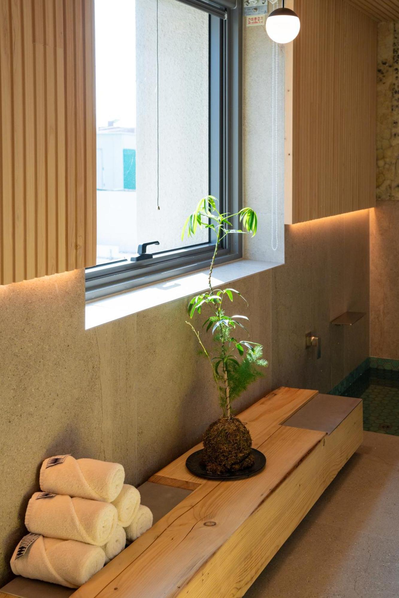 Pbr7 Hotel Unusual Stay Gyeongju Buitenkant foto